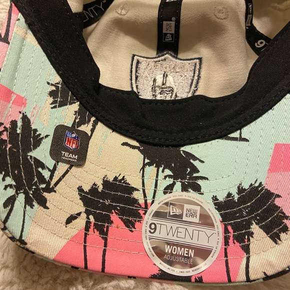 New Women’s New Era Las Vegas Raiders cream retro beachin 9Twenty adjustable cap - Picture 6 of 9